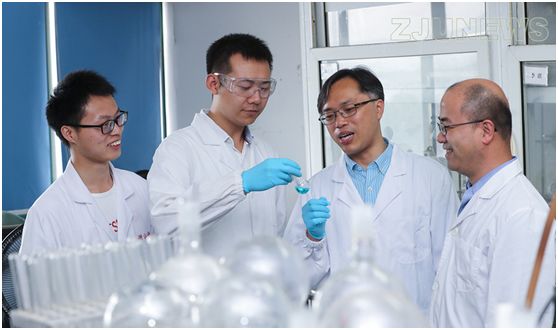 这群浙大人为抗癌药物建造“潜艇”直达癌细胞！