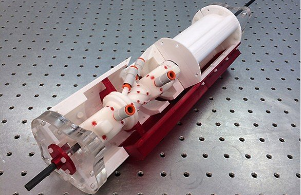 脑外科手术机器人：从脸颊进入大脑