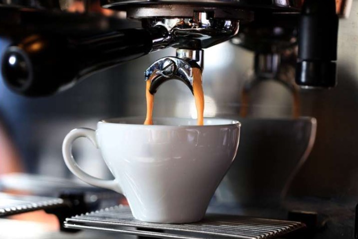 功效加一！喝咖啡或预防痴呆，抑制Tau蛋白聚集